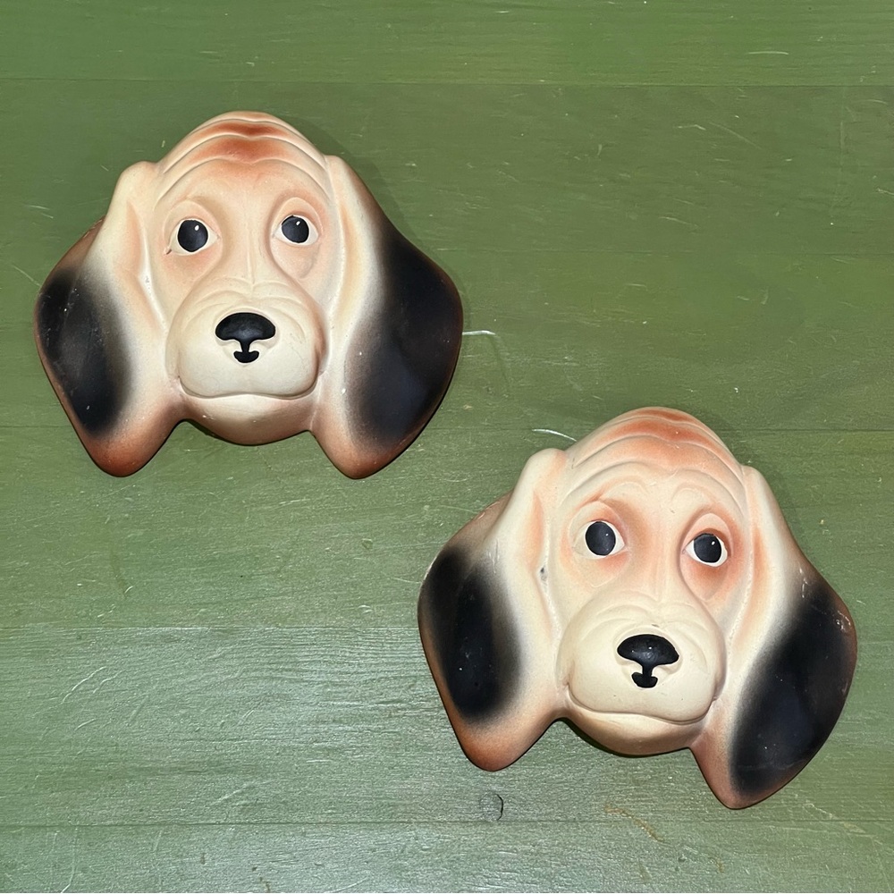 Vintage 1961 Miller Studio Beagle Blood Basset Hound Chalkware Wall Hanging
